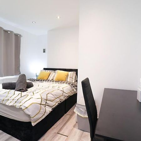Den Accommodation & Short Lets Greenwich London - 3 Bed House Exterior photo