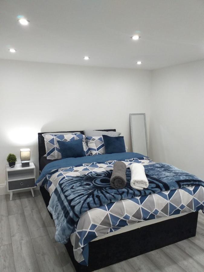 Den Accommodation & Short Lets Greenwich London - 3 Bed House Exterior photo