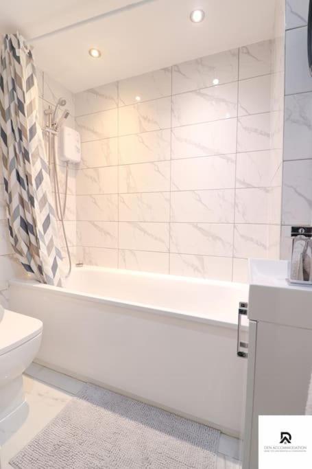Den Accommodation & Short Lets Greenwich London - 3 Bed House Exterior photo